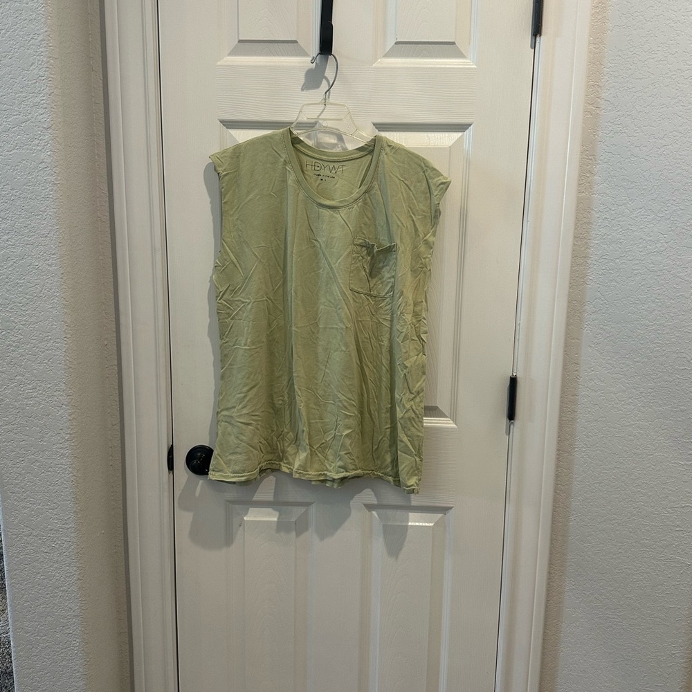 HDYWT Women's Sleeveless Top in Light Green M/L